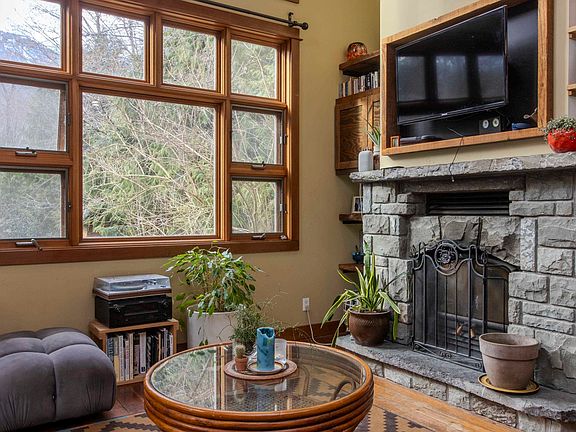 5th image of 41645 Government Rd