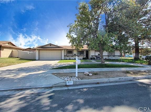 3rd image of 808 Pioneer Ave