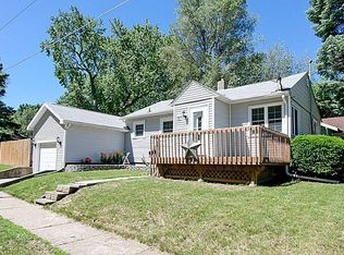 2220 37th St, Des Moines, IA 50310