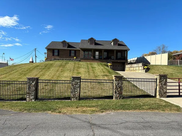 104 Dickson Rd, Kingsport, TN 37660