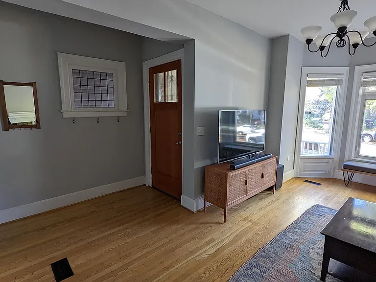 4563 Avery St — Photo 2