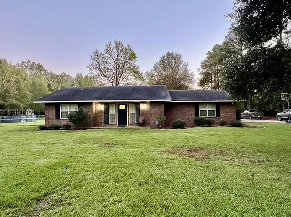 109 Nation Rd, Deville, LA 71328