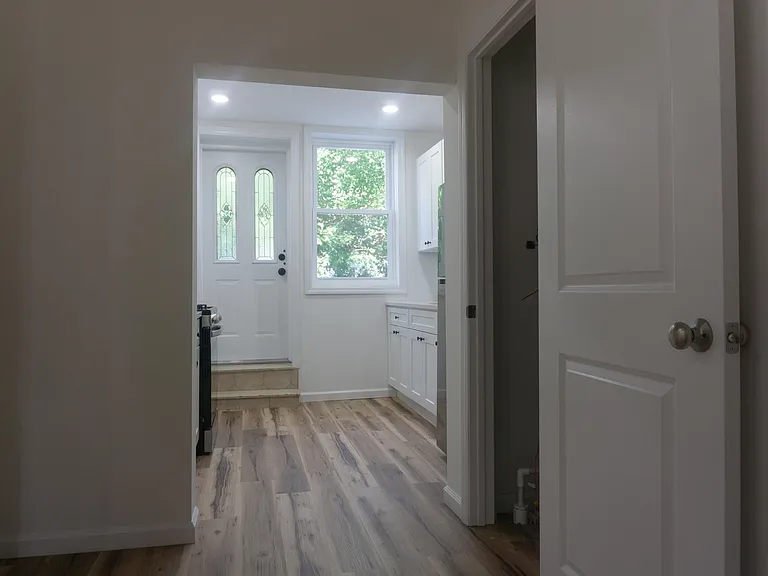 576 Newark Ave #1L — Photo 5