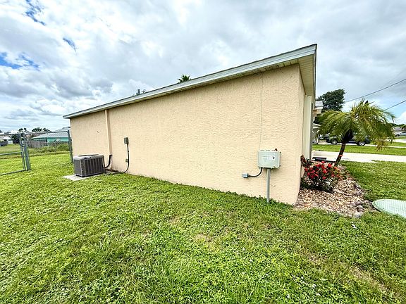 3rd image of 1350 SW Granville Avenue