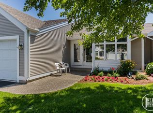 817 Clarewood Ct, Holland, MI 49423