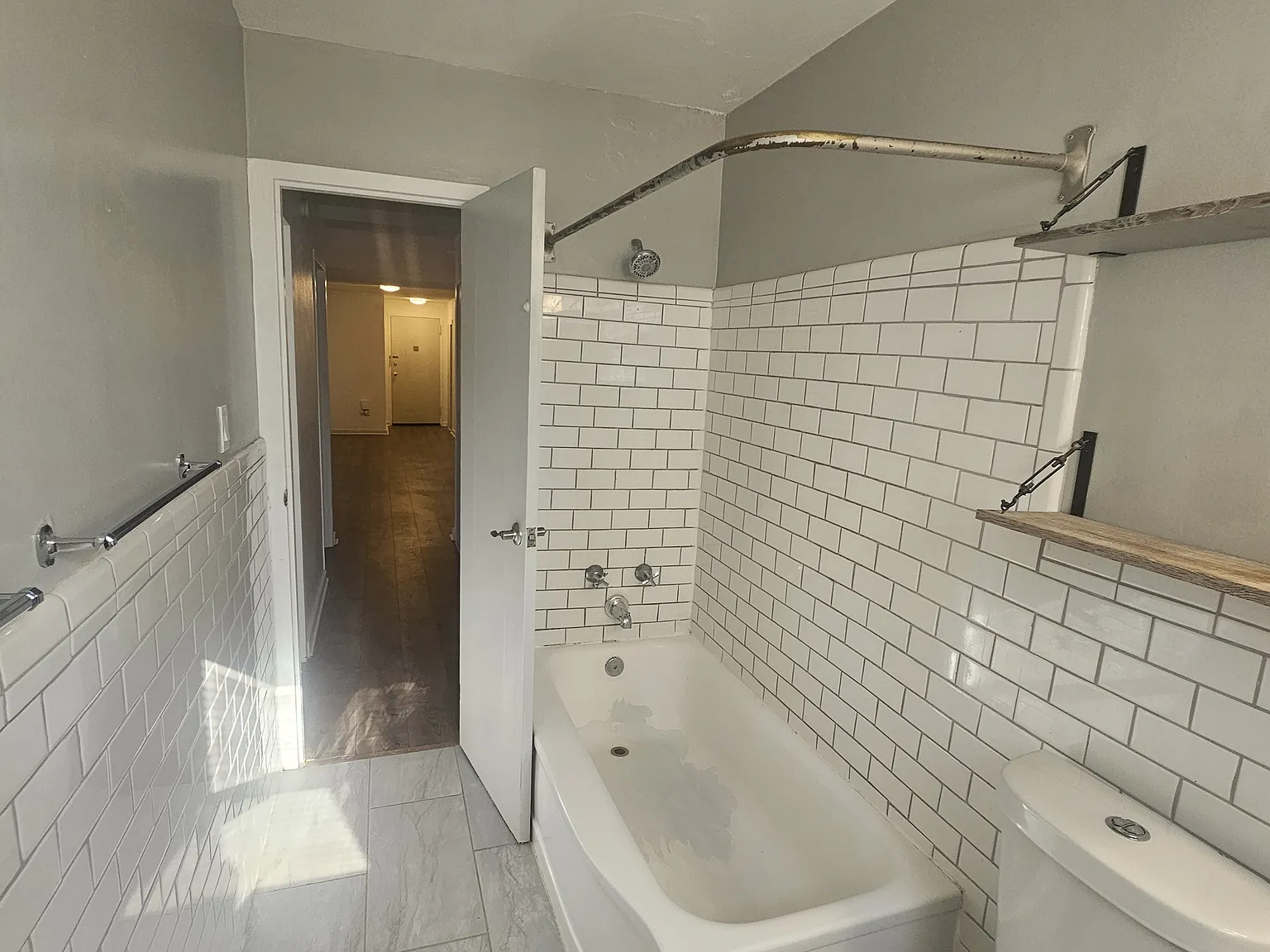 2 bed, 862 sqft, $1,600 — Photo 2