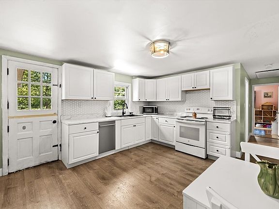 3rd image of 600 Randolph St