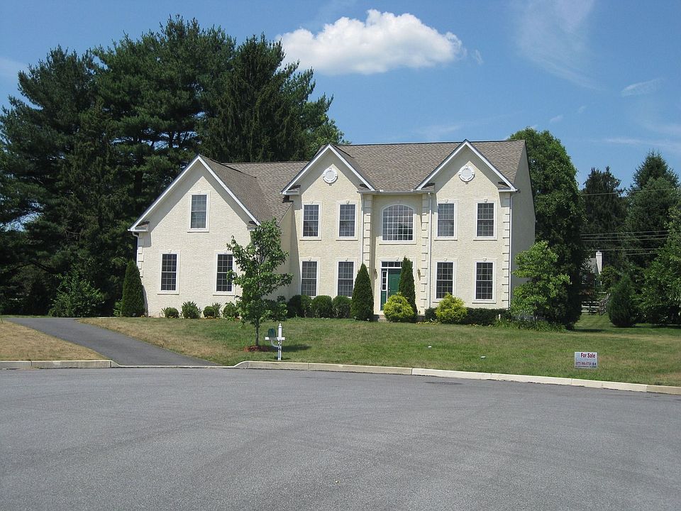 404 Dewey Lane