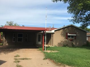 1004 Van Horn St, Iowa Park, TX 76367