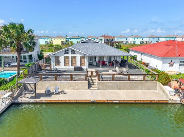 231 Windjammer St, Rockport, TX 78382