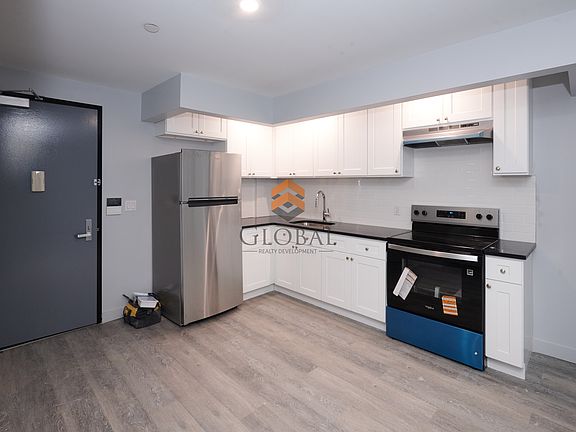 2nd image of 1985 Jerome Ave #2B
