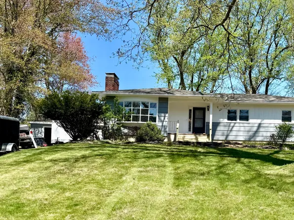 13 Brookfield Meadows, Brookfield, CT 06804