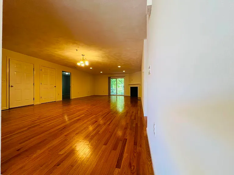 18 Dale St #8B — Photo 8