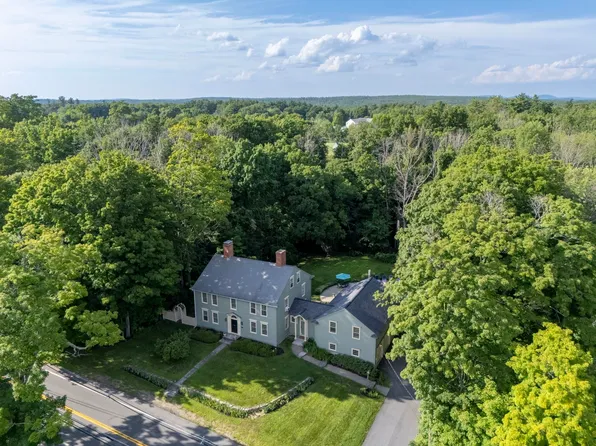 27 Haverhill Road, Chester, NH 03036
