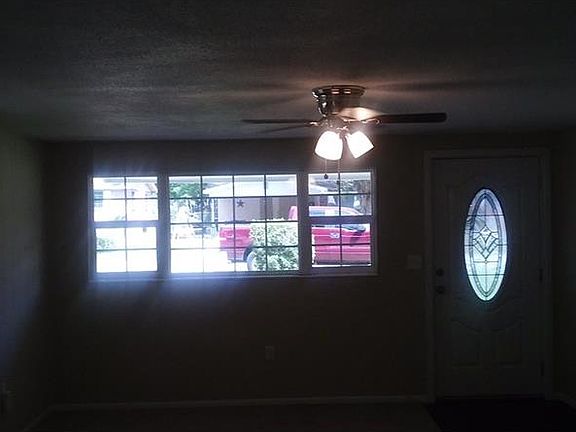 2nd image of 1114 Melville Ave