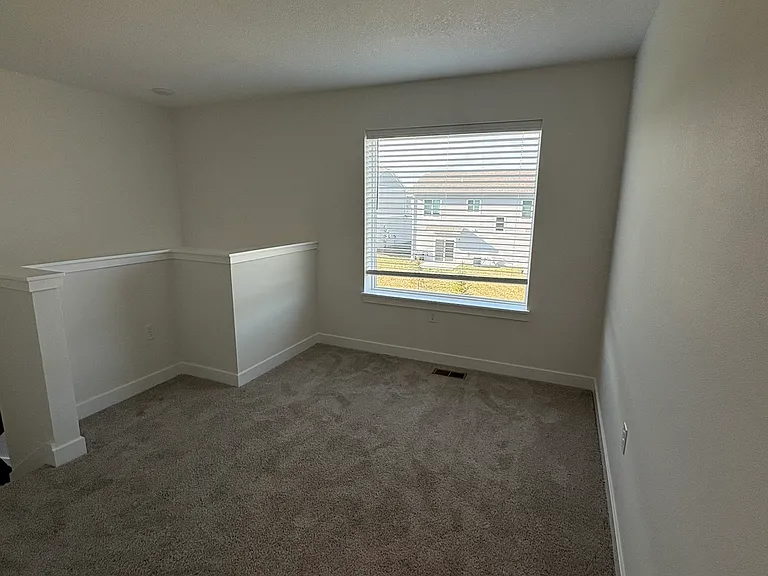 220 NW Waverly Dr #1 — Photo 19