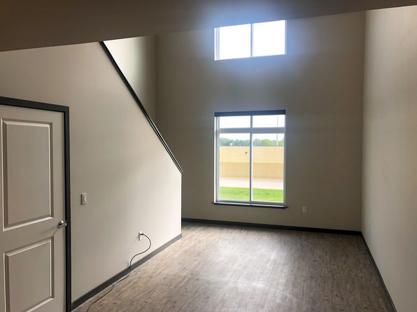 950 Commercial St #210