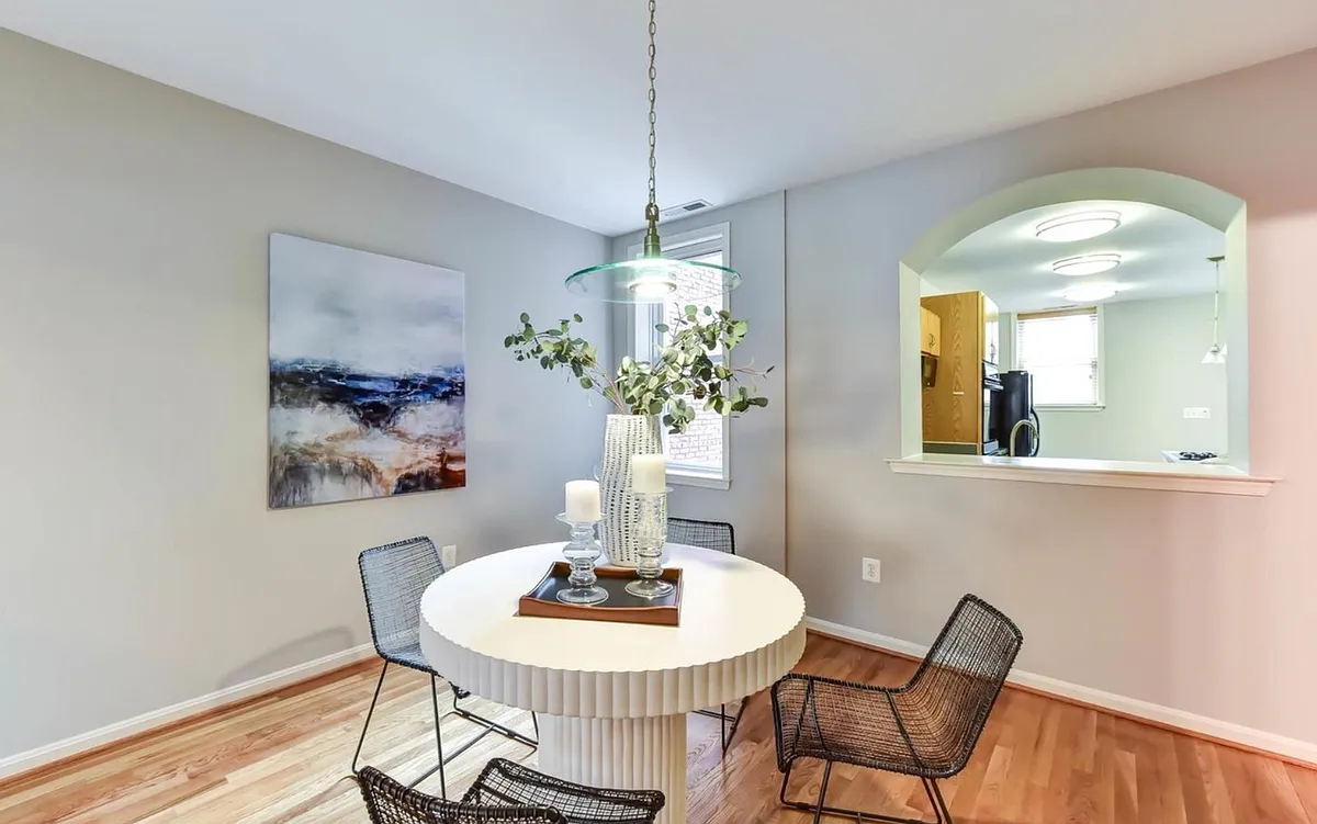 Dining area - 1358 Irving St NW