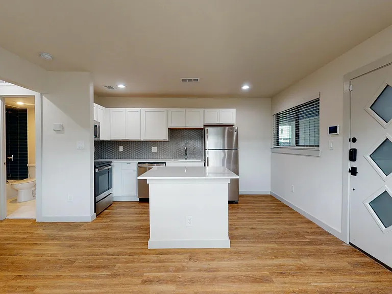 Lakewood Village — Photo 44
