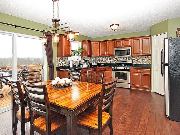 Kitchen/Dining Combo