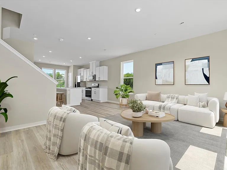 311 Alliance Dr — Photo 4