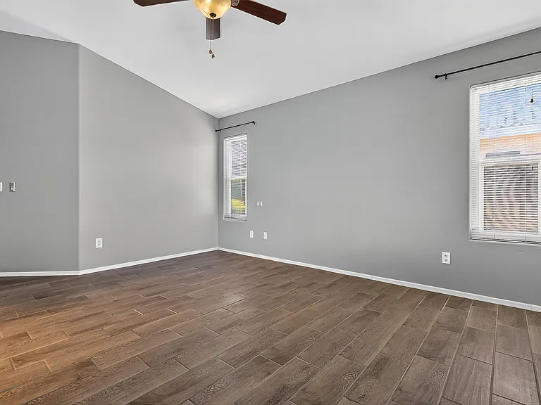 15542 N 136th Ln — Photo 12
