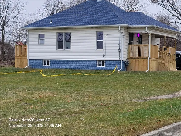 630 E Dartmouth St, Flint, MI 48505