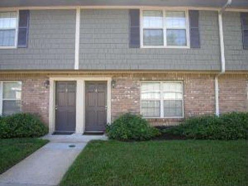 1st image of 4 Villa Ct SE