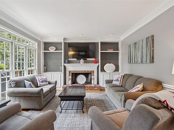 5th image of 1955 Milfield Cir