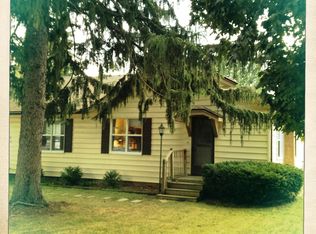 1911 Rowland Ave SE, Kentwood, MI 49546