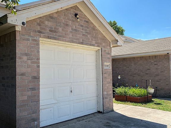 4th image of 1248 Village Garden Dr