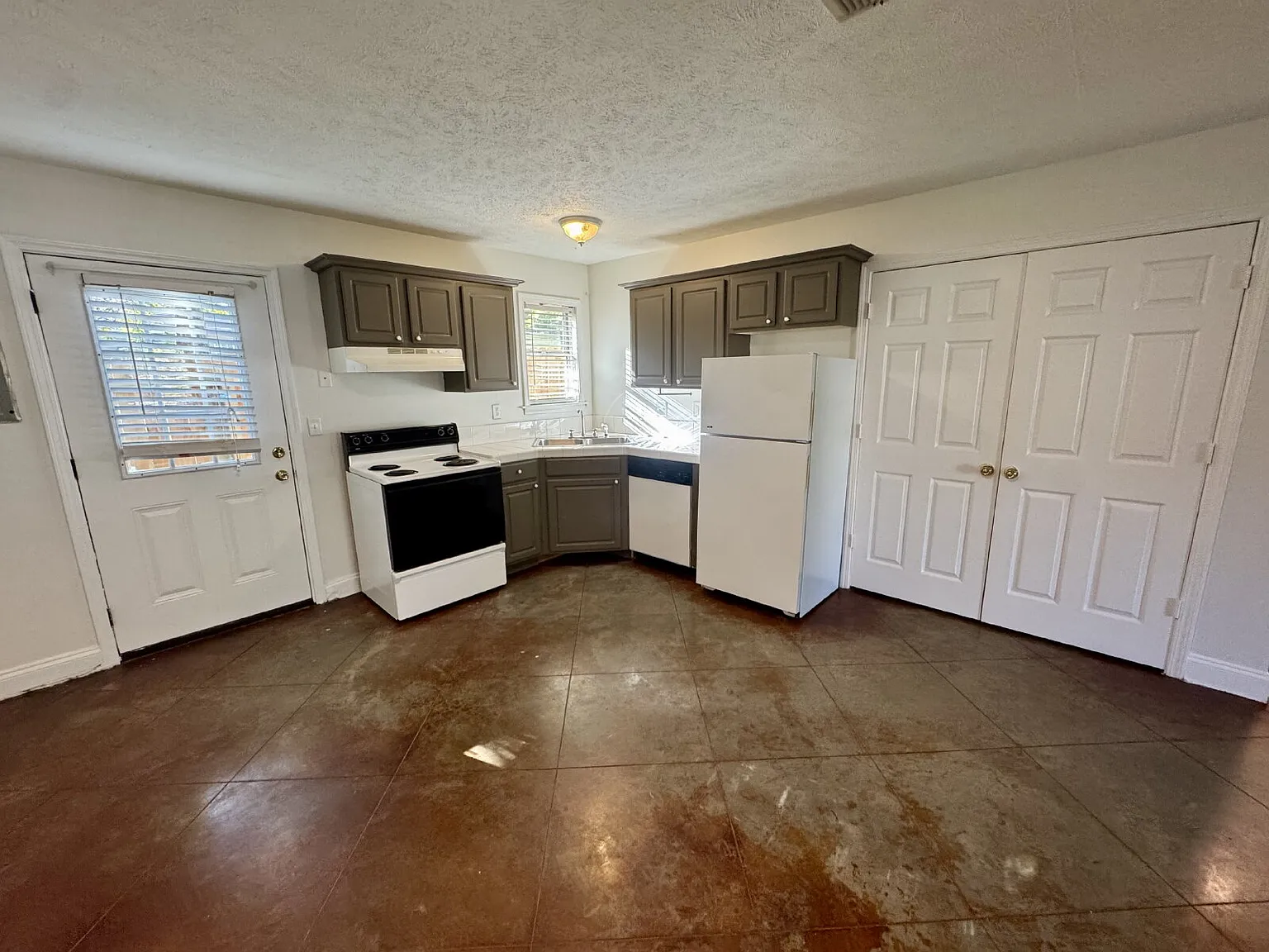 1 bed, 1.0 bath, 870 sqft, $950 — Photo 3