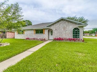 13502 Fernhill Dr, Sugar Land, TX 77498