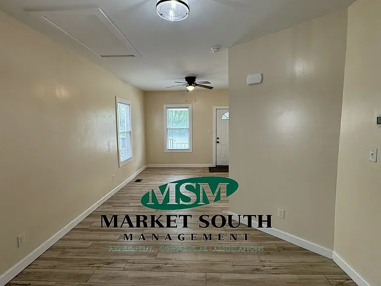 905 Elliott Ave — Photo 21