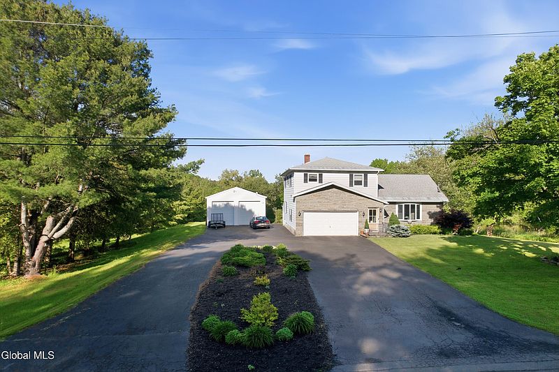 4th image of 554 Mott Road