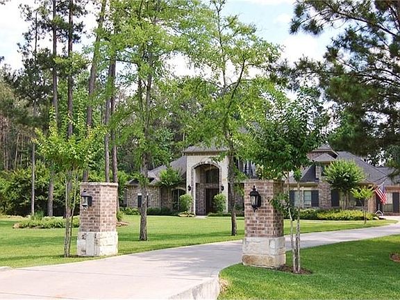 2nd image of 10250 Clubhouse Cir
