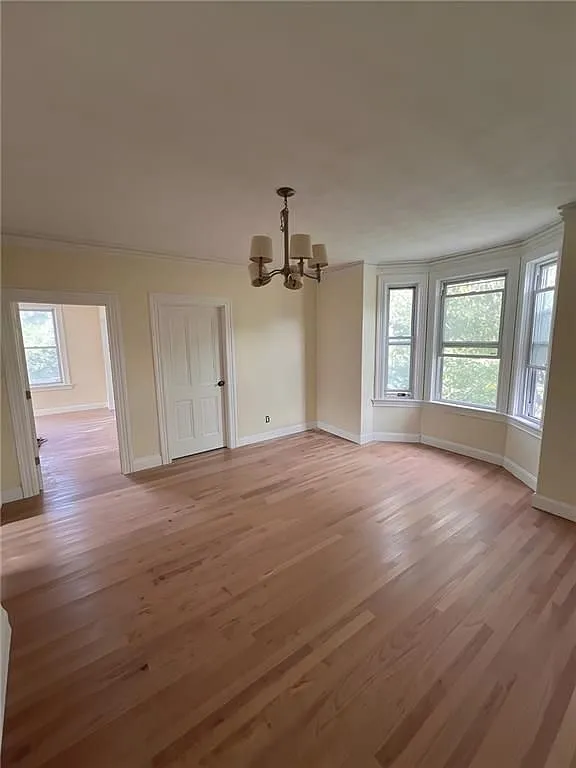 3 bed, 1.0 bath, 1287 sqft, $2,700 — Photo 2