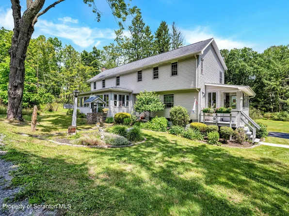 311 Village Rd, Dallas, PA 18612