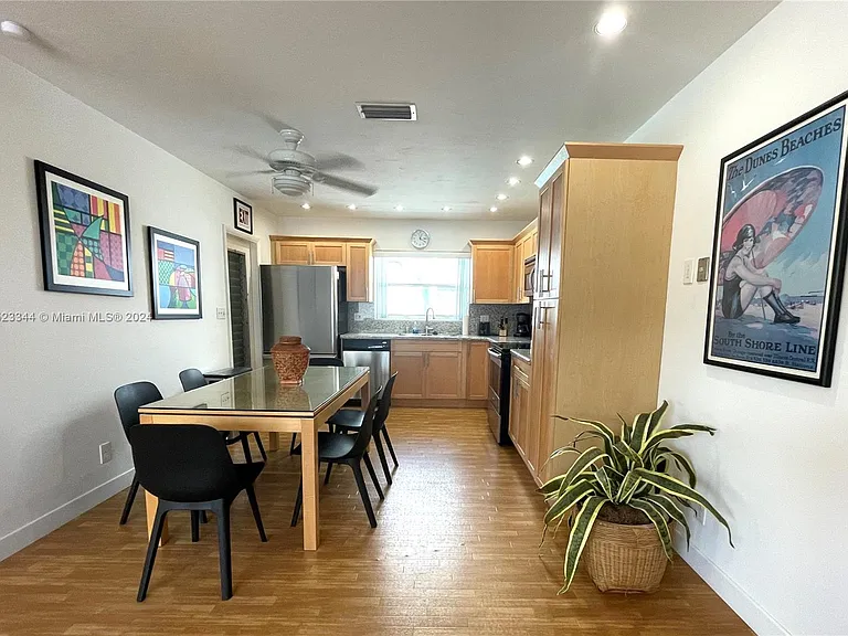 331 Desoto St — Photo 10