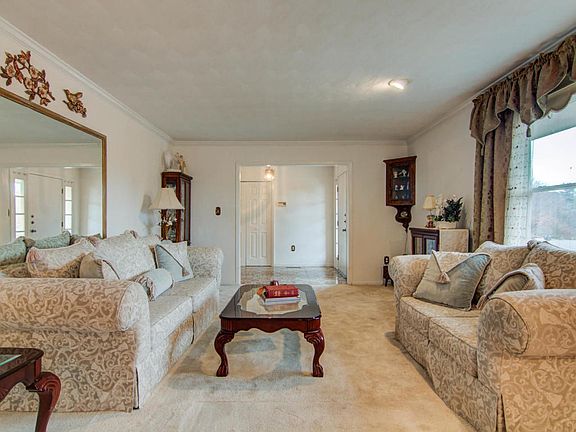4th image of 3333 Dawn Cir