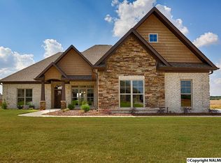 110 Alex Trace Dr, Meridianville, AL 35759