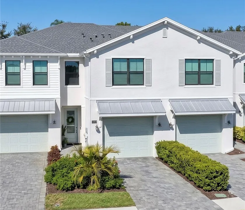 13045 Pembroke Dr