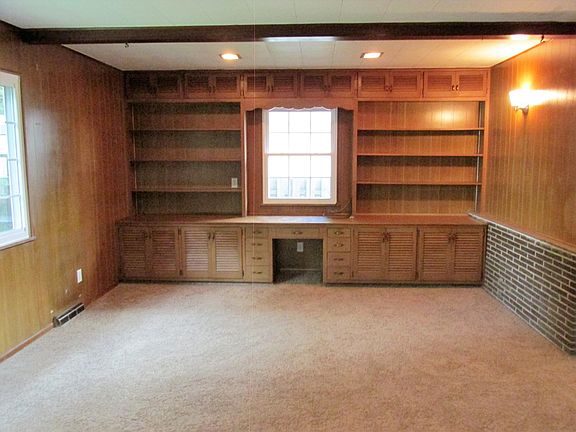 3rd image of 4020 N Euclid Ave