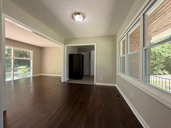 3rd image of 3503 Misty Valley Rd