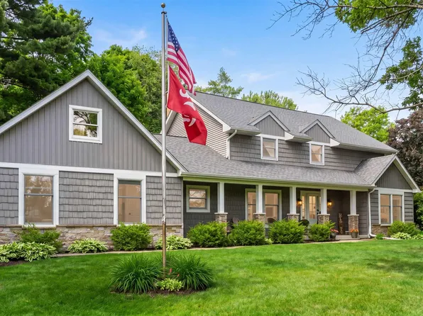 10295 Queen Rd, Plymouth, IN 46563