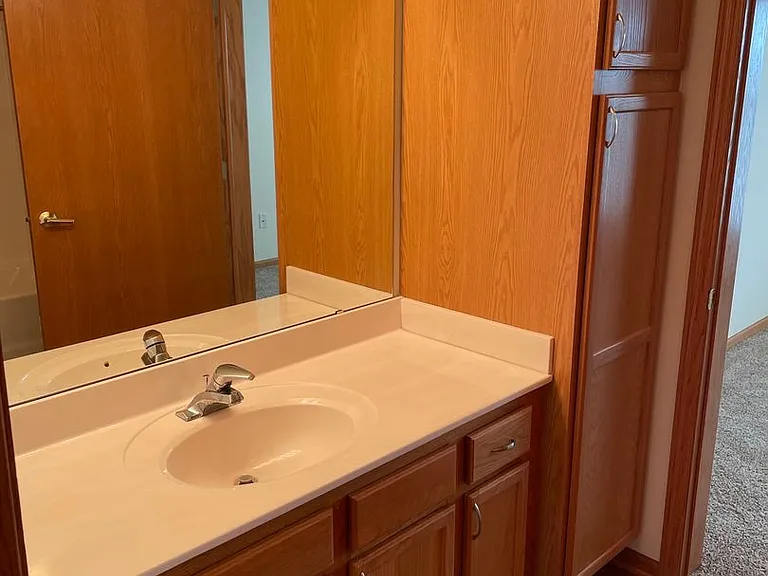 Door Creek Apartments — Photo 6