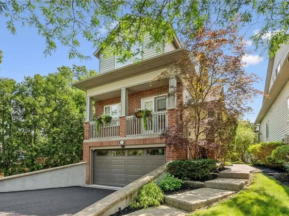 263 Plains Rd W #5, Burlington, ON L7T 1G1