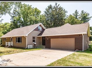 600 Bruce St, New London, WI 54961