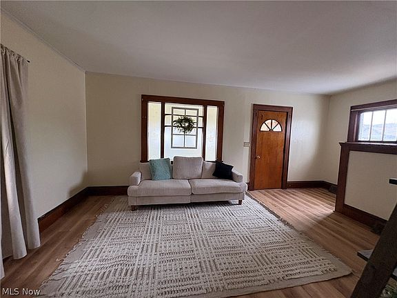 5th image of 316 Bank Ln SE