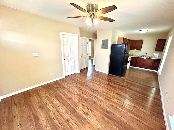 3rd image of 1222 Fenfield Ave APT 1